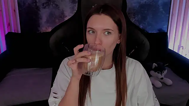 Snapshot of JennyDens chatting on 12.04.24 JennyDens online show from 12.04.24