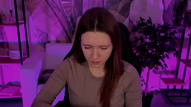 Snapshot of JennyDens chatting on 12.12.24 JennyDens online show from 12.12.24