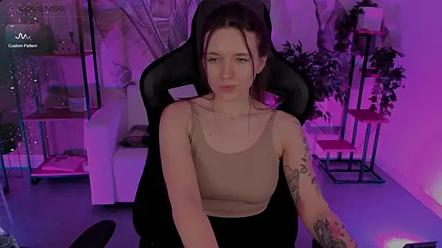 Snapshot of JennyDens chatting on 01.16.25 JennyDens online show from 01.16.25