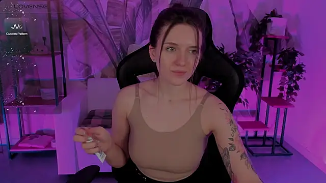 Snapshot of JennyDens chatting on 01.16.25 JennyDens online show from 01.16.25