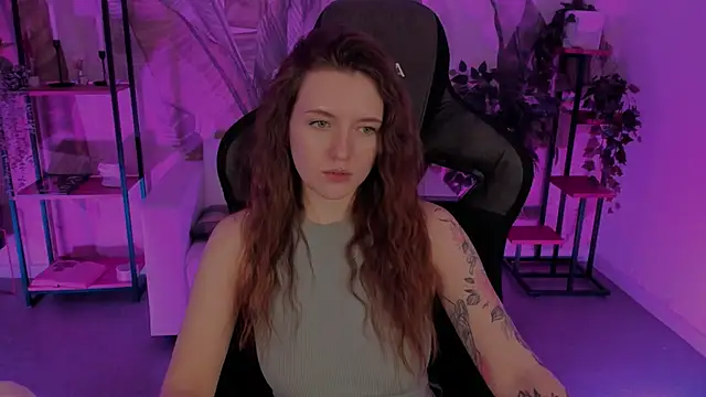 Snapshot of JennyDens chatting on 03.06.25 JennyDens online show from 03.06.25