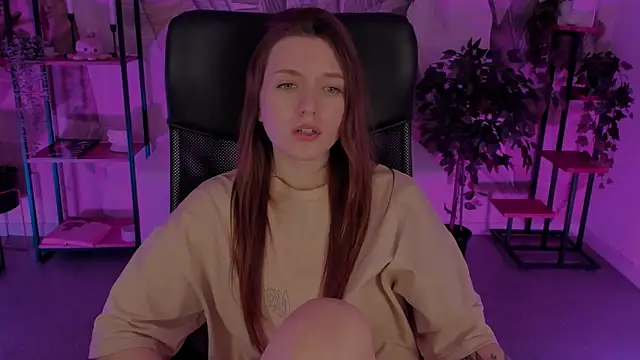 Snapshot of JennyDens chatting on 03.12.25 JennyDens online show from 03.12.25