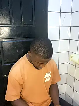 Snapshot of vannycov chatting on 11.07.25 vannycov online show from 11.07.25