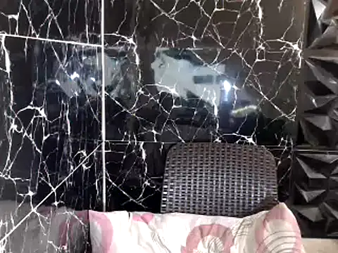 Snapshot of MissKeanna chatting on 12.25.24 MissKeanna online show from 12.25.24