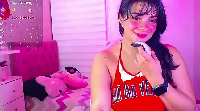 Snapshot of Vannessa__Shy chatting on 12.17.24 Vannessa  Shy online show from 12.17.24