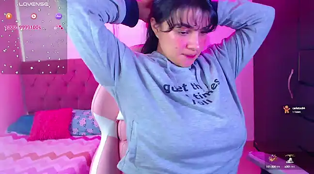 Snapshot of Vannessa__Shy chatting on 12.28.24 Vannessa  Shy online show from 12.28.24