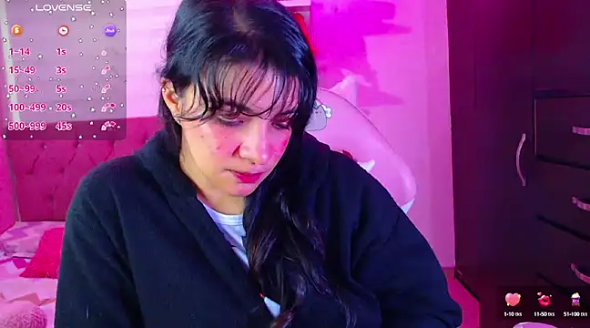 Snapshot of Vannessa__Shy chatting on 01.11.25 Vannessa  Shy online show from 01.11.25