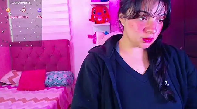 Snapshot of Vannessa__Shy chatting on 01.22.25 Vannessa  Shy online show from 01.22.25