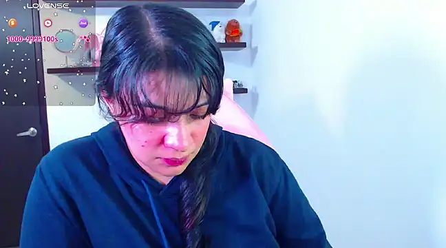 Snapshot of Vannessa__Shy chatting on 01.30.25 Vannessa  Shy online show from 01.30.25