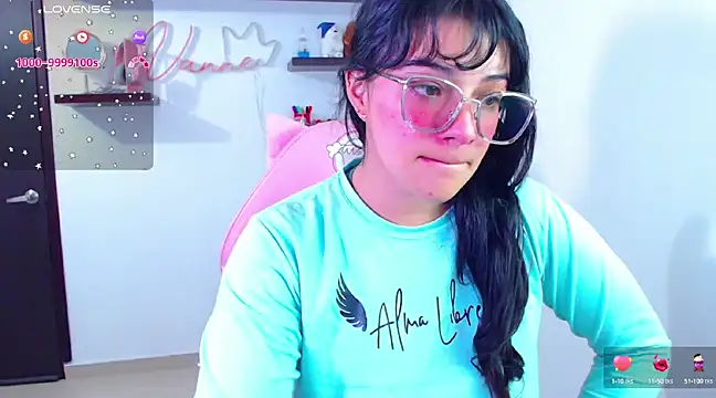 Snapshot of Vannessa__Shy chatting on 02.19.25 Vannessa  Shy online show from 02.19.25