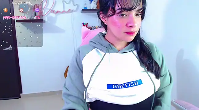 Snapshot of Vannessa__Shy chatting on 02.27.25 Vannessa  Shy online show from 02.27.25