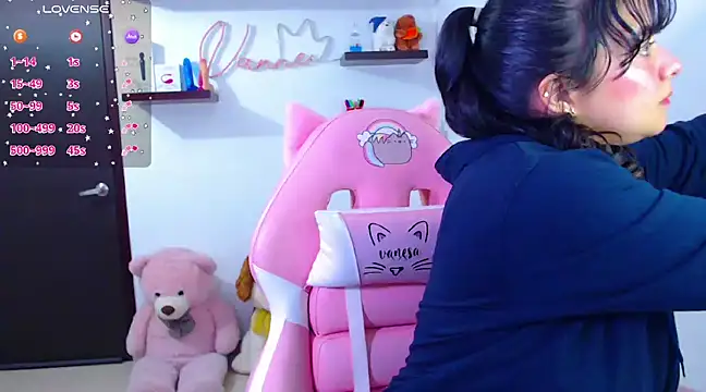 Snapshot of Vannessa__Shy chatting on 03.06.25 Vannessa  Shy online show from 03.06.25