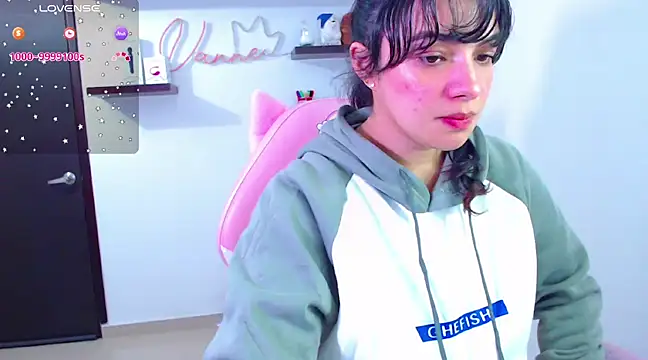 Snapshot of Vannessa__Shy chatting on 03.11.25 Vannessa  Shy online show from 03.11.25