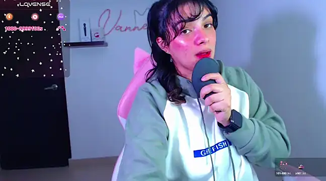 Snapshot of Vannessa__Shy chatting on 03.12.25 Vannessa  Shy online show from 03.12.25