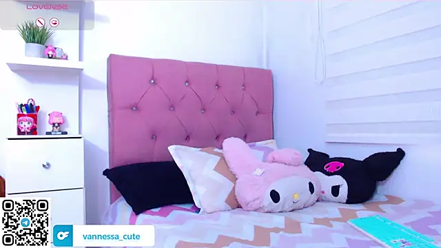 Snapshot of Vannessa__Shy chatting on 09.16.25 Vannessa  Shy online show from 09.16.25