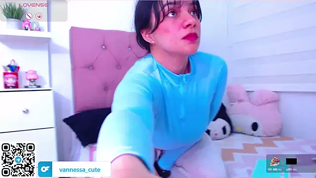 Snapshot of Vannessa__Shy chatting on 09.18.25 Vannessa  Shy online show from 09.18.25