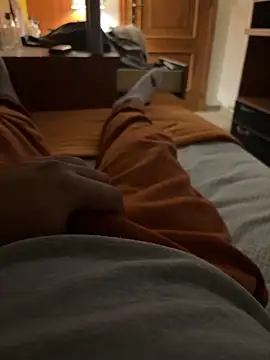 Snapshot of alex21017 chatting on 11.08.25 alex21017 online show from 11.08.25