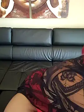 Snapshot of SarahDelSol chatting on 12.30.24 SarahDelSol online show from 12.30.24