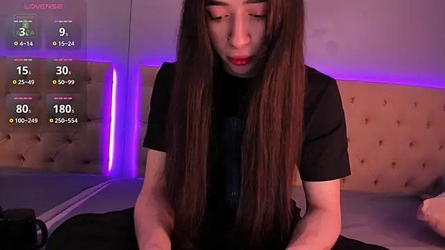 Snapshot of NickieRainer chatting on 12.27.24 NickieRainer online show from 12.27.24
