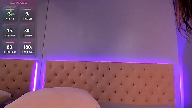Snapshot of NickieRainer chatting on 12.29.24 NickieRainer online show from 12.29.24