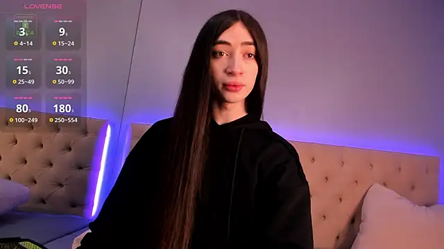 Snapshot of NickieRainer chatting on 01.17.25 NickieRainer online show from 01.17.25