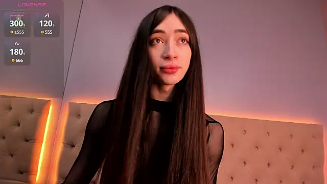 Snapshot of NickieRainer chatting on 01.18.25 NickieRainer online show from 01.18.25