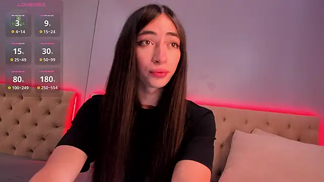 Snapshot of NickieRainer chatting on 03.22.25 NickieRainer online show from 03.22.25