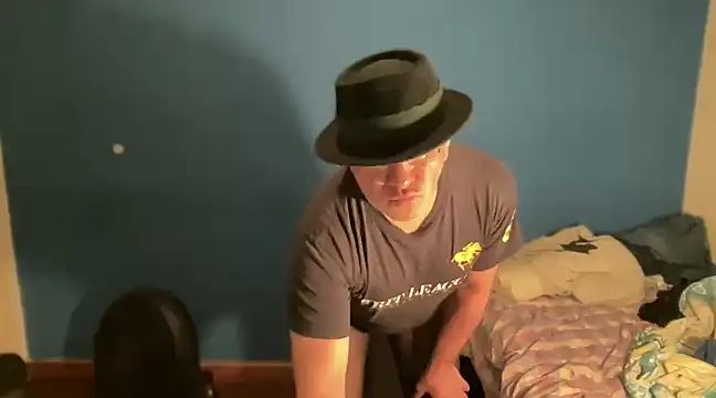 Snapshot of Fabrissi chatting on 12.10.24 Fabrissi online show from 12.10.24