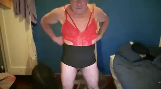 Snapshot of Fabrissi chatting on 03.04.25 Fabrissi online show from 03.04.25