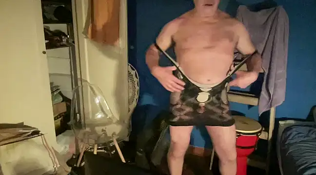 Snapshot of Fabrissi chatting on 03.10.25 Fabrissi online show from 03.10.25