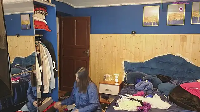 Snapshot of VanessaDoyle chatting on 03.05.25 VanessaDoyle online show from 03.05.25