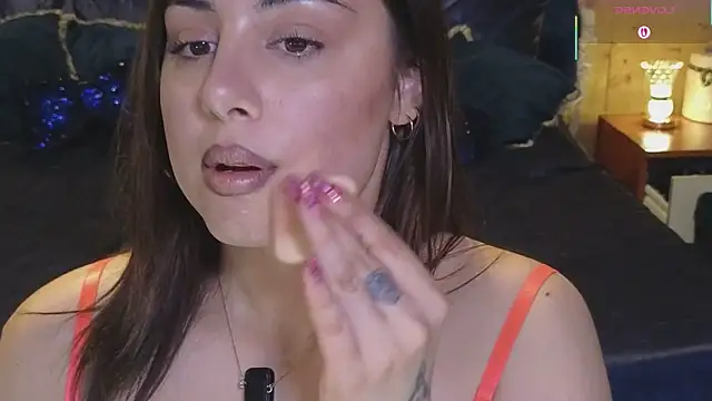 Snapshot of VanessaDoyle chatting on 03.12.25 VanessaDoyle online show from 03.12.25