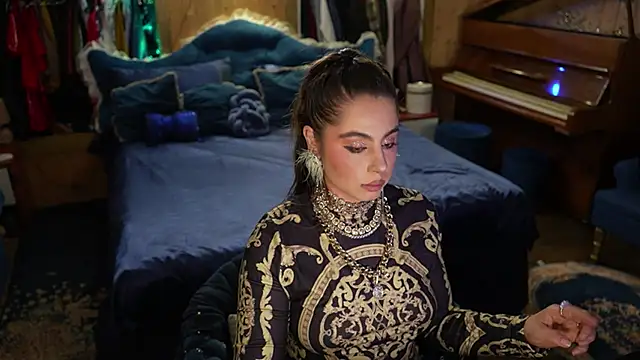 Snapshot of VanessaDoyle chatting on 09.30.25 VanessaDoyle online show from 09.30.25