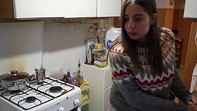 Snapshot of VanessaDoyle chatting on 11.18.25 VanessaDoyle online show from 11.18.25