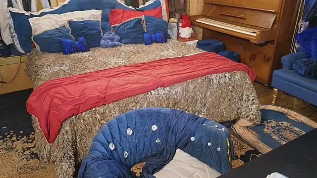 Snapshot of VanessaDoyle chatting on 11.26.25 VanessaDoyle online show from 11.26.25