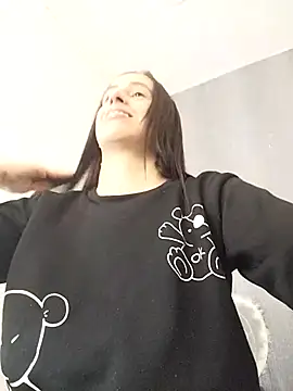 Amira Milker online show from 03.11.25