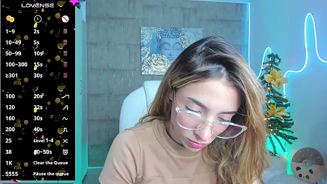 Snapshot of barbie_scoth_ chatting on 12.14.24 barbie scoth online show from 12.14.24