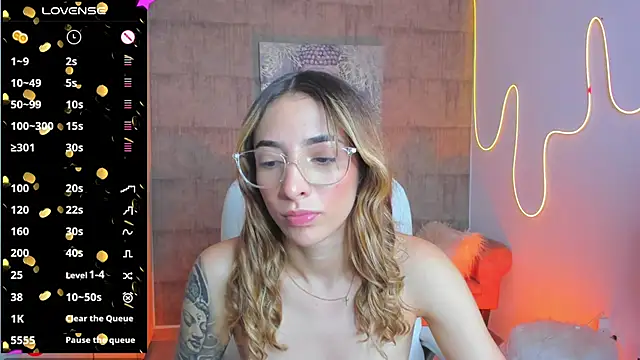 Snapshot of barbie_scoth_ chatting on 01.21.25 barbie scoth online show from 01.21.25
