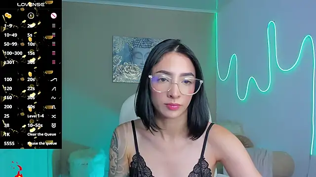 Snapshot of barbie_scoth_ chatting on 10.17.25 barbie scoth online show from 10.17.25