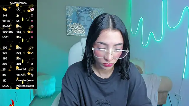 Snapshot of barbie_scoth_ chatting on 10.18.25 barbie scoth online show from 10.18.25