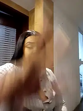 Snapshot of MelanyShayk chatting on 12.13.24 MelanyShayk online show from 12.13.24
