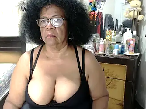 Snapshot of Yayis-hot-sexyw chatting on 12.15.24 Yayis-hot-sexyw online show from 12.15.24