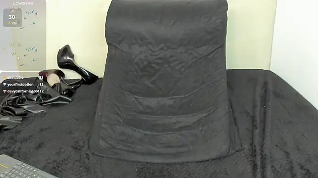 Snapshot of Azahara_Amin_ chatting on 01.13.25 Azahara Amin online show from 01.13.25