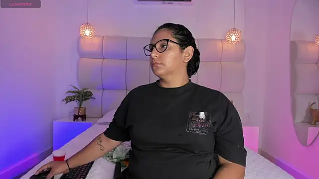 DanielleEvans  online show from 10.21.25