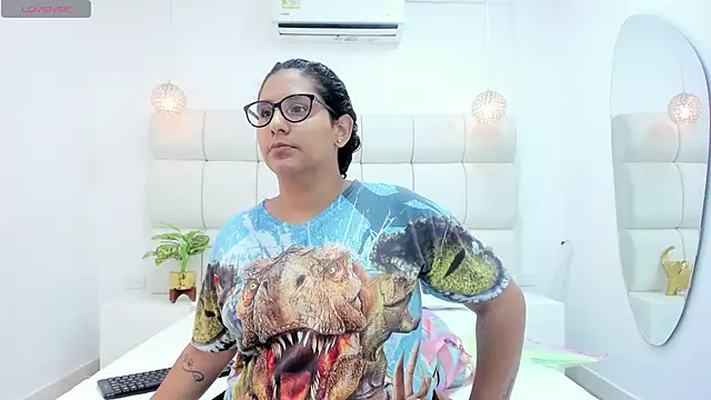 DanielleEvans  online show from 10.28.25