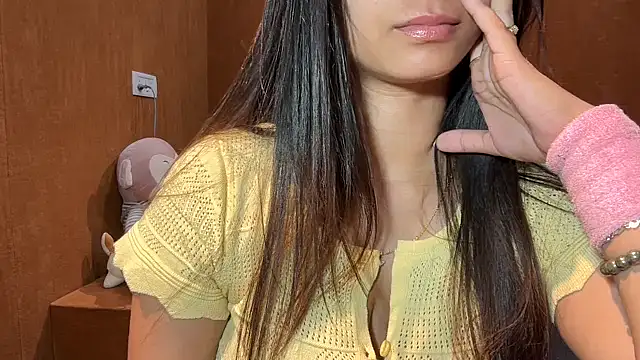 Snapshot of riya_stream chatting on 09.18.25 riya stream online show from 09.18.25
