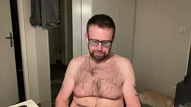 Snapshot of FABIOGLASSES chatting on 03.08.25 FABIOGLASSES online show from 03.08.25