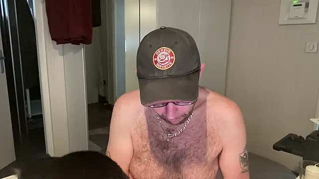 Snapshot of FABIOGLASSES chatting on 09.15.25 FABIOGLASSES online show from 09.15.25