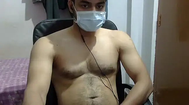 Snapshot of sukku3 chatting on 12.14.24 sukku3 online show from 12.14.24