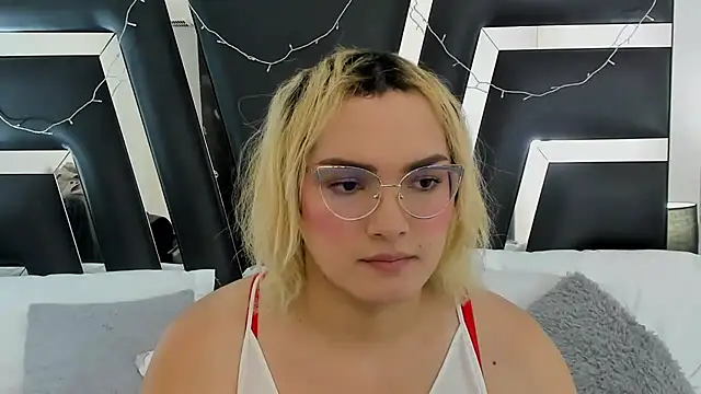 Snapshot of katya_kozlov chatting on 02.08.25 katya kozlov online show from 02.08.25